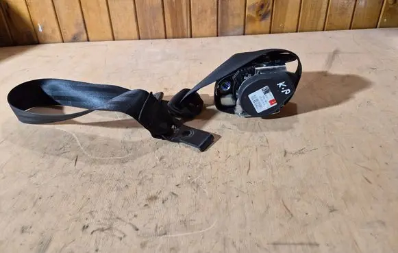 Audi A3 S3 8P Front seatbelt 604183100