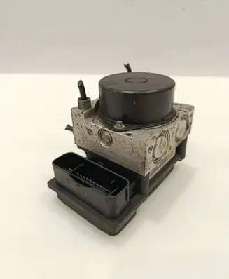 Skoda Fabia Mk2 (5J) ABS Pump 6R0614117K 5619L3201011 0265237025