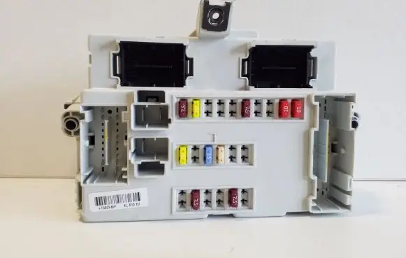 Jeep Cherokee Fuse module 68233380AC