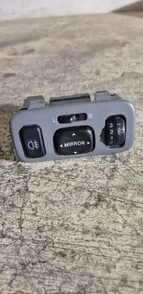 Toyota Yaris Light switch 6950A0n 5472e00