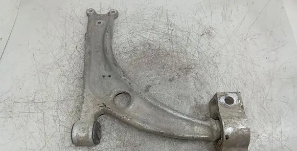 Volkswagen PASSAT B6 Front lower control arm/wishbone