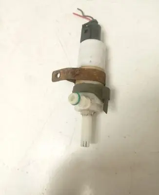 KIA Sportage Headlight washer pump 