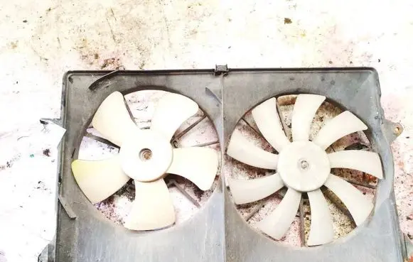 Chrysler Pacifica Radiator cooling fan shroud cr66003a ch3115134