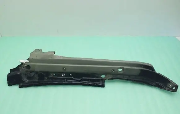 Audi Q7 4L Fender mounting bracket 4L0805158A 4L0805176A