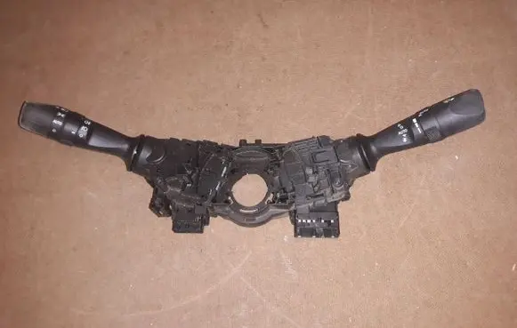 Toyota Corolla E160 E170 Wiper turn signal indicator stalk/switch 17F852 02720