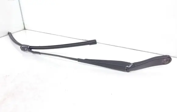 Volvo XC70 Front wiper blade arm 30796035