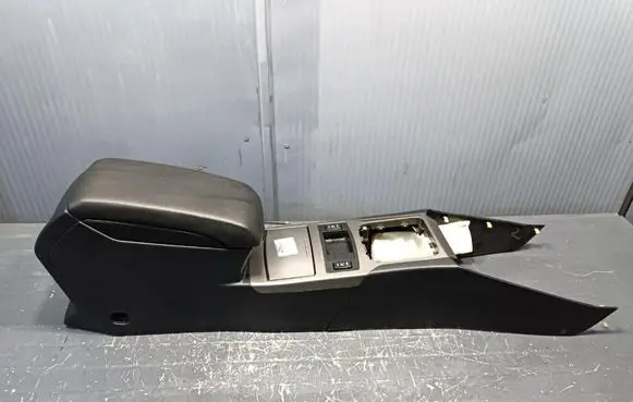 Subaru Legacy Center console 