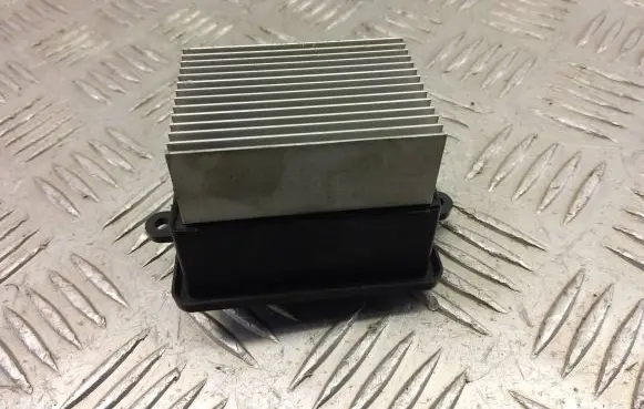 Renault Captur Heater blower motor/fan resistor A43002100 3082964181345