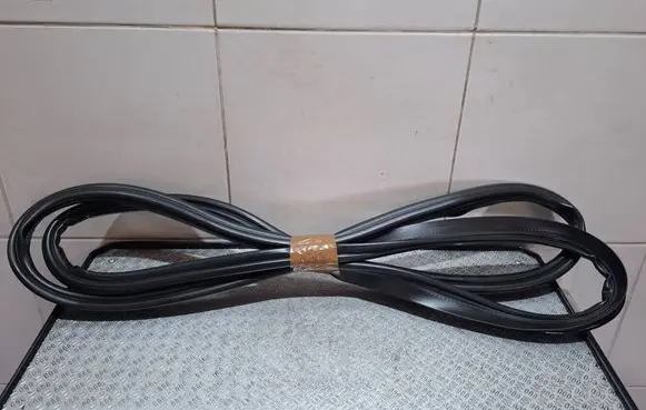 Audi A1 Trunk rubber seal (body) 8X4827705