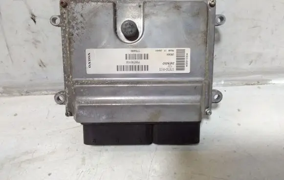 Volvo V50 Engine control unit/module P30743102 0797009133