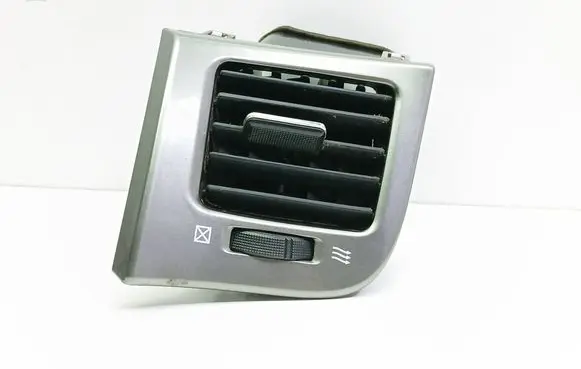 Toyota Avensis Verso Dashboard side air vent grill/cover trim 5565044080 5568644030