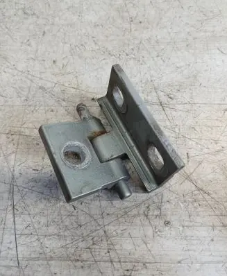 Volvo XC90 Front door lower hinge 
