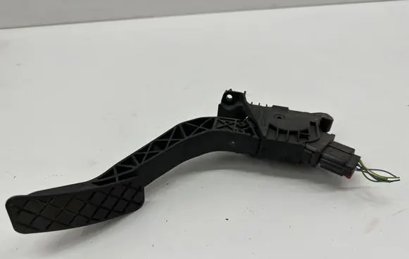 Volkswagen Golf VII Accelerator throttle pedal 5Q2723503D