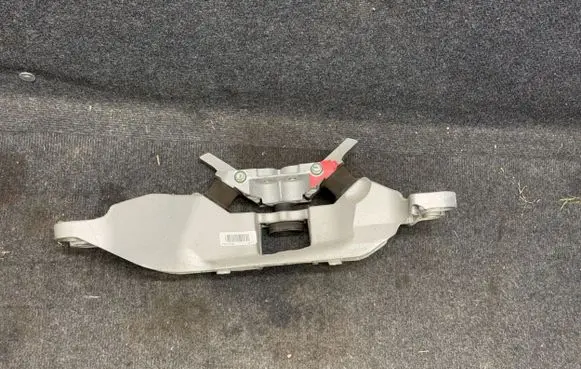 Chevrolet Camaro Gearbox mount 84119730 P84119730