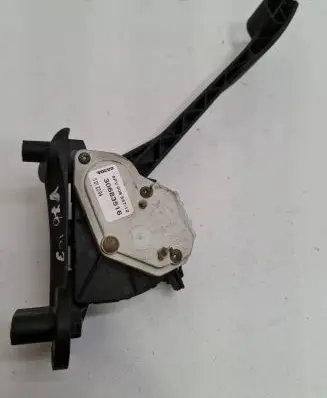 Volvo V70 Accelerator throttle pedal 30683516 6PV00853712