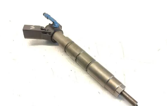 Mercedes-Benz C W205 Fuel injector A6540700187 0445117048