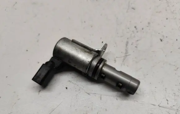 Skoda Fabia Mk2 (5J) Camshaft vanos timing valve 03C906455A