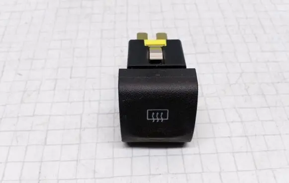 Opel Vectra B Windscreen/window heater switch 90457319 501564 590089