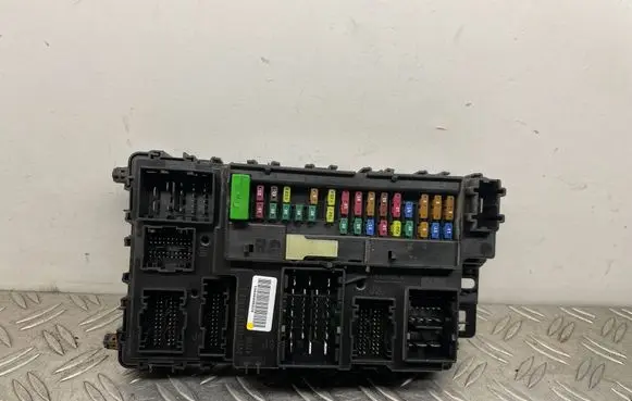 Lincoln MKZ II Power management control unit DG9T15604BL