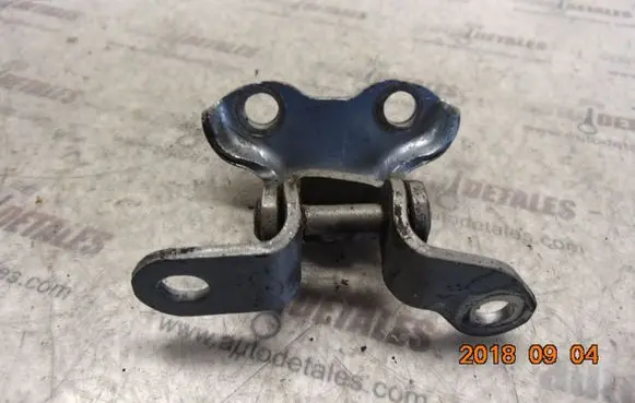 Toyota Corolla Verso AR10 Rear door upper hinge