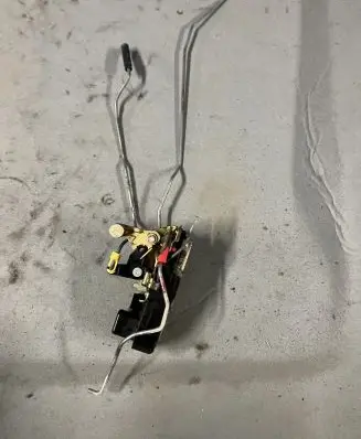 Chrysler Grand Voyager IV Front door lock