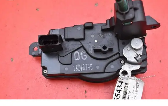 Opel Astra H Front door lock 13210749
