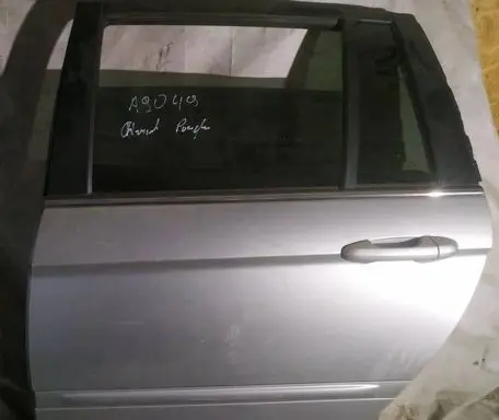 Chrysler Pacifica Rear door pilkos