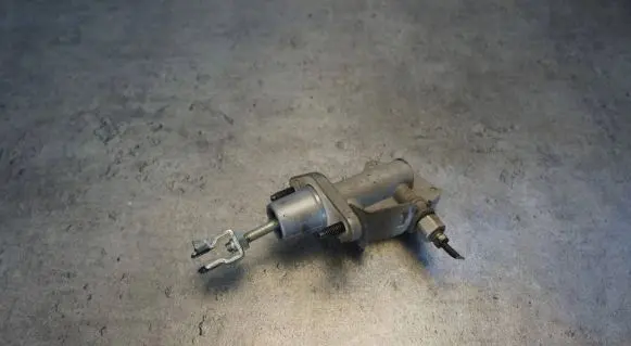 Honda Civic X Clutch slave cylinder 