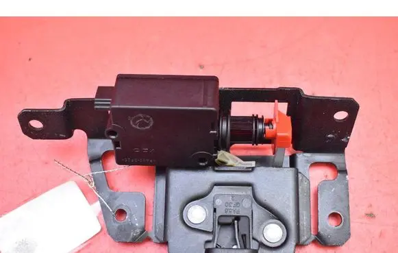 BMW X3 E83 Tailgate/trunk/boot lock/catch/latch 7201561