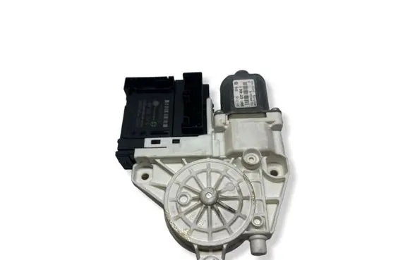 Volkswagen Golf Plus Front door window regulator with motor 0130822223