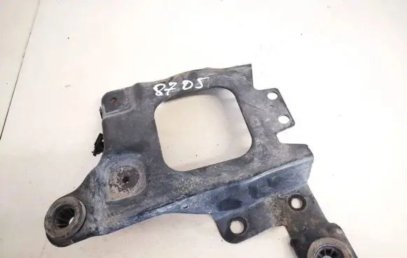Ford Focus Battery bracket 