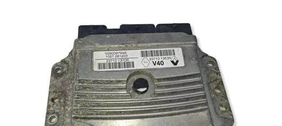 Renault Megane III Engine control unit/module V29009794A 237101370R 237101353R