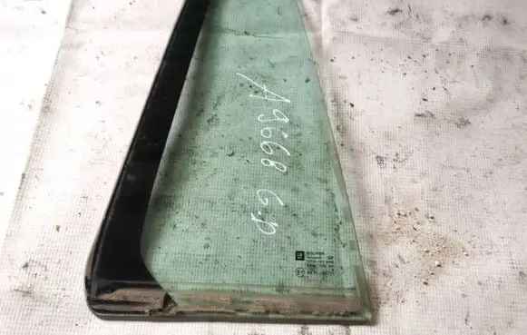 Opel Vectra C Rear vent window glass as2