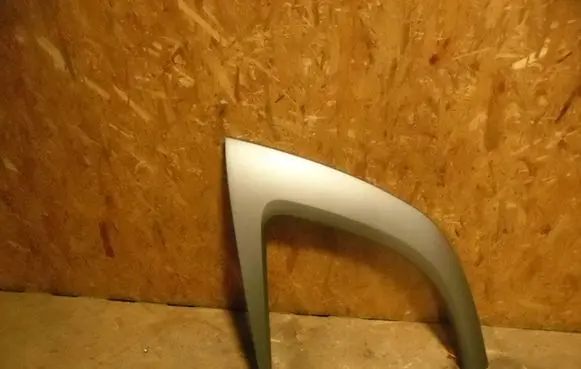 Citroen C4 II Picasso Rear side glass trim 96776507