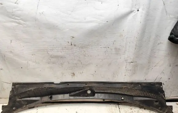 Ford Maverick Wiper trim 668620F000