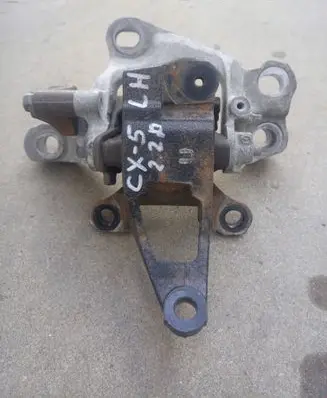 Mazda CX-5 Engine mount bracket