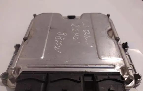 Citroen C5 Engine control unit/module 0281010886