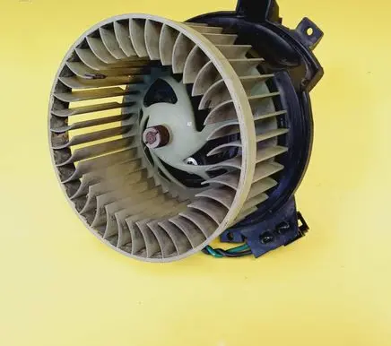 Chrysler Neon I Heater fan/blower 04644515