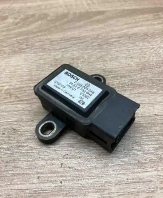 BMW 5 E39 ESP acceleration yaw rate sensor 6753694 0265005248Used