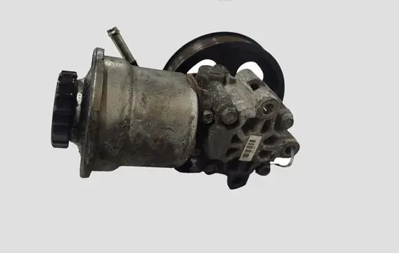 Toyota Avensis T250 Power steering pump U5L17940