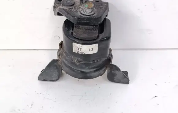 Ford Fusion II Engine mount bracket DG936F012AC
