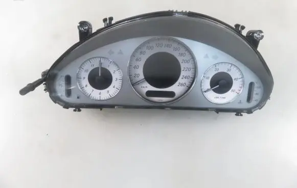 Mercedes-Benz E AMG W211 Speedometer (instrument cluster) 2115402548