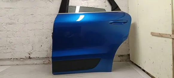 Porsche Macan (95B) Rear door