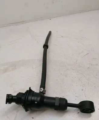 Clutch slave cylinder