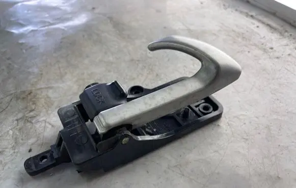 Hyundai Santa Fe Rear door interior handle 82623cm000