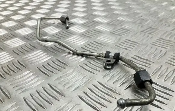 Skoda Fabia Mk2 (5J) Fuel injector supply line/pipe 
