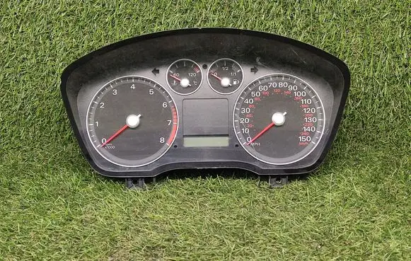 Ford Focus Speedometer (instrument cluster) 4M5T10849FN