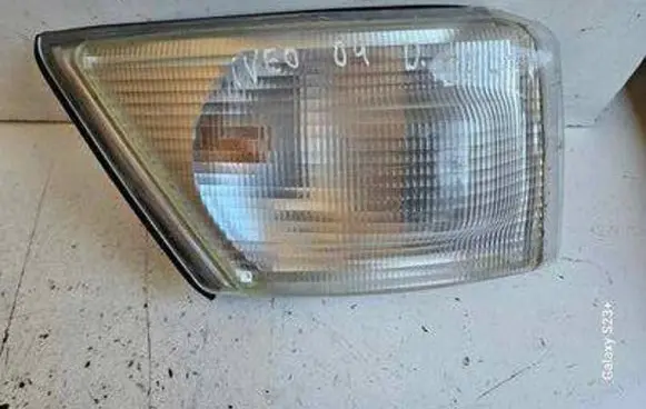 Iveco Daily 35 - 40.10 Front indicator light 504104467 2012006 1660383