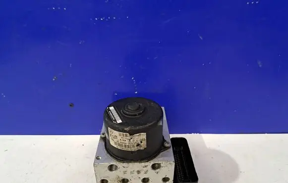 Mercedes-Benz C W203 ABS Pump A0325459132 00004108C0