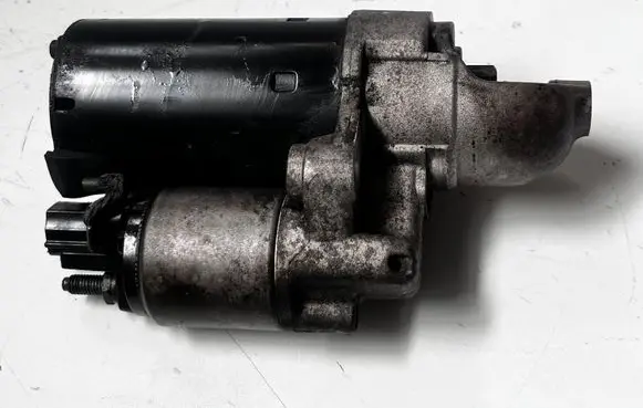 Audi A6 S6 C6 4F Starter motor 0001108405